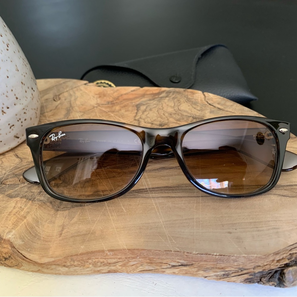 Ray Ban New Wayfarer Classic Polished Tortoise